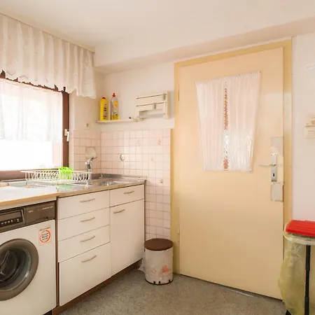 Monteurzimmer Hostal *